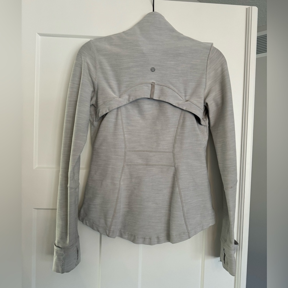 Lululemon Define Light Gray Jacket Size 6 - image 3
